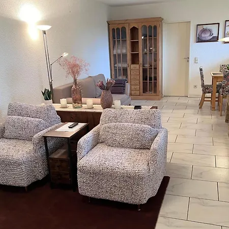 Zentrale Aber Ruhige Lage - Fuer Bis Zu 3 Personen شقة وبرتال