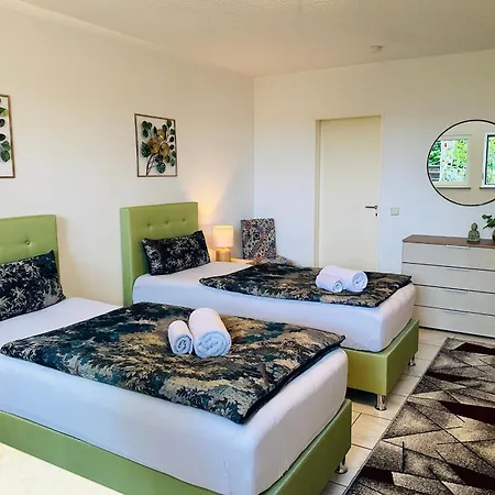 Zentrale Aber Ruhige Lage - Fuer Bis Zu 3 Personen شقة وبرتال