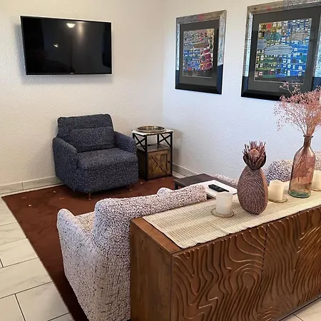 Zentrale Aber Ruhige Lage - Fuer Bis Zu 3 Personen وبرتال