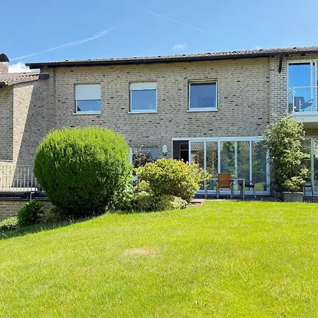 شقة Zentrale Aber Ruhige Lage - Fuer Bis Zu 3 Personen وبرتال