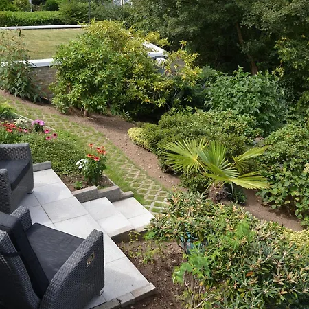 Zentrale Aber Ruhige Lage - Fuer Bis Zu 3 Personen شقة وبرتال