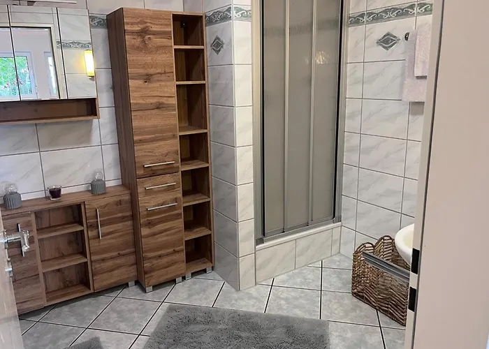 Zentrale Aber Ruhige Lage - Fuer Bis Zu 3 Personen *