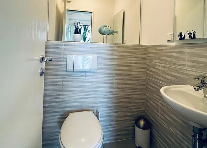 Zentrale Aber Ruhige Lage - Fuer Bis Zu 3 Personen Appartement *